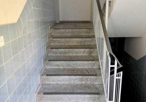 Treppe zur Wohnung