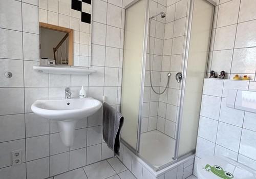 Gästebad mit Dusche