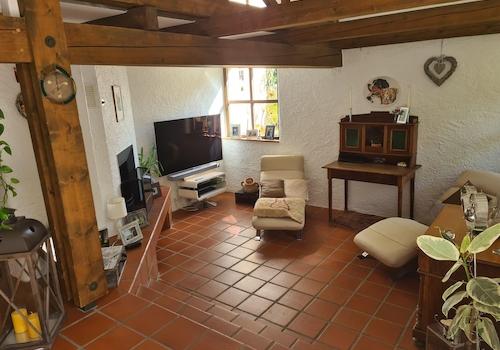 Kamin/Fernsehraum mit Galerie