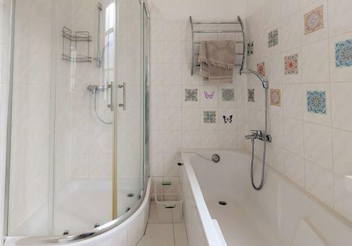 Wanne + Dusche