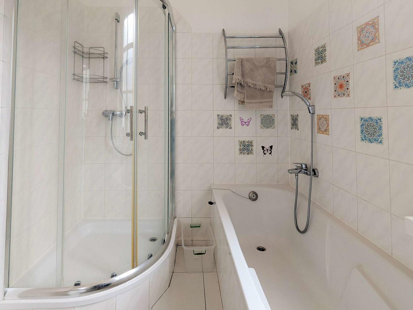 Wanne + Dusche