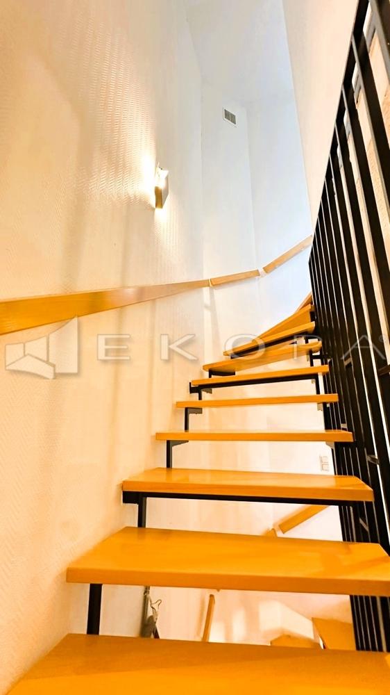 Treppe zum ersten OG