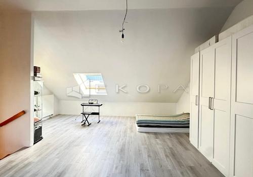 Studio bzw. Elternzimmer im DG