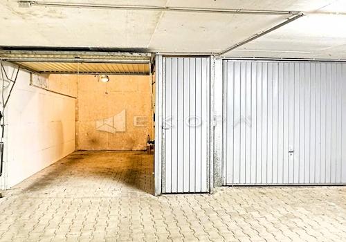 Zufahrt zu den Garagen