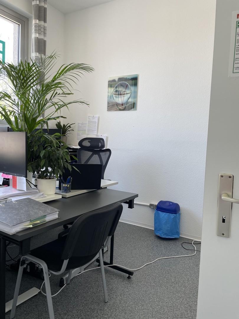1. Raum / Büro 1 / Bild 2