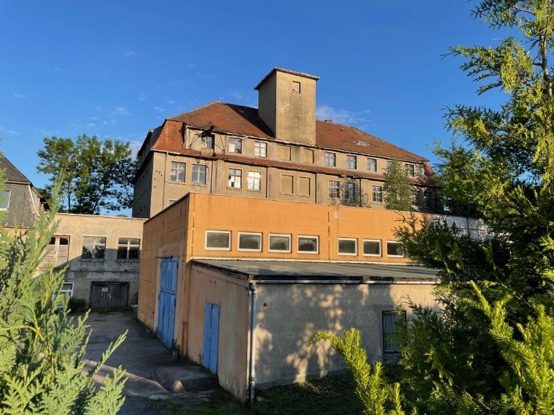 Mehrzweckhalle+oberer Kopfbau