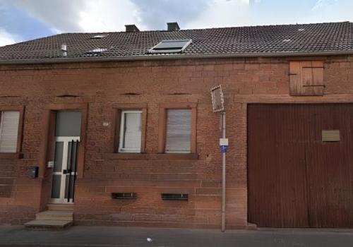 0 - Frontansicht Straße