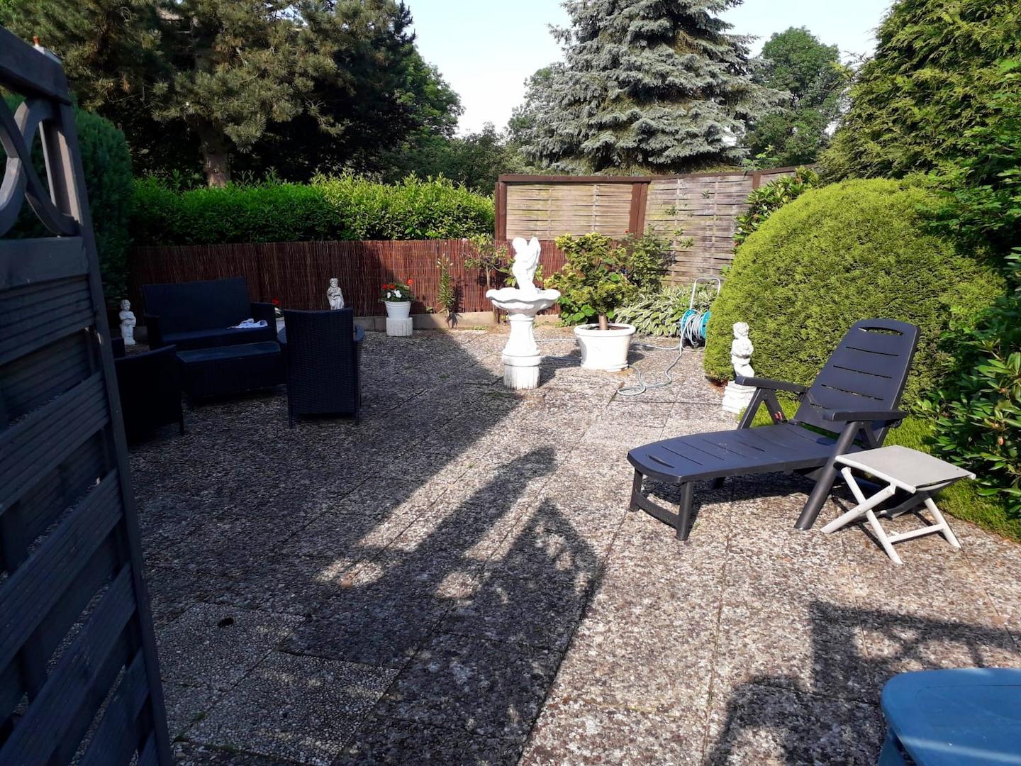 geschützte Terrasse Haus 1