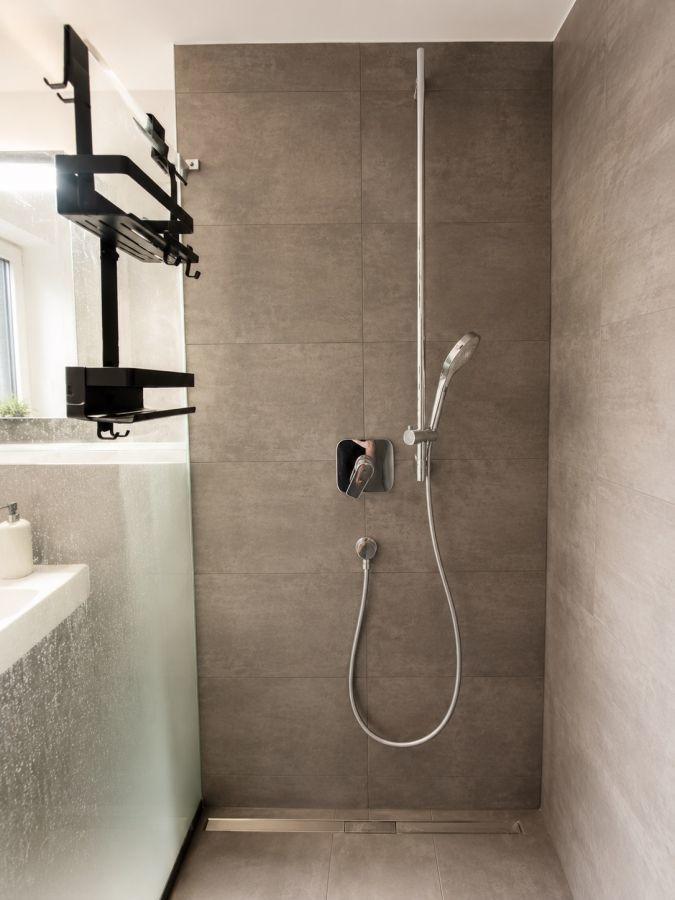 Duschbad Duschbereich Keller_Bathroom Showering Area Basement 1
