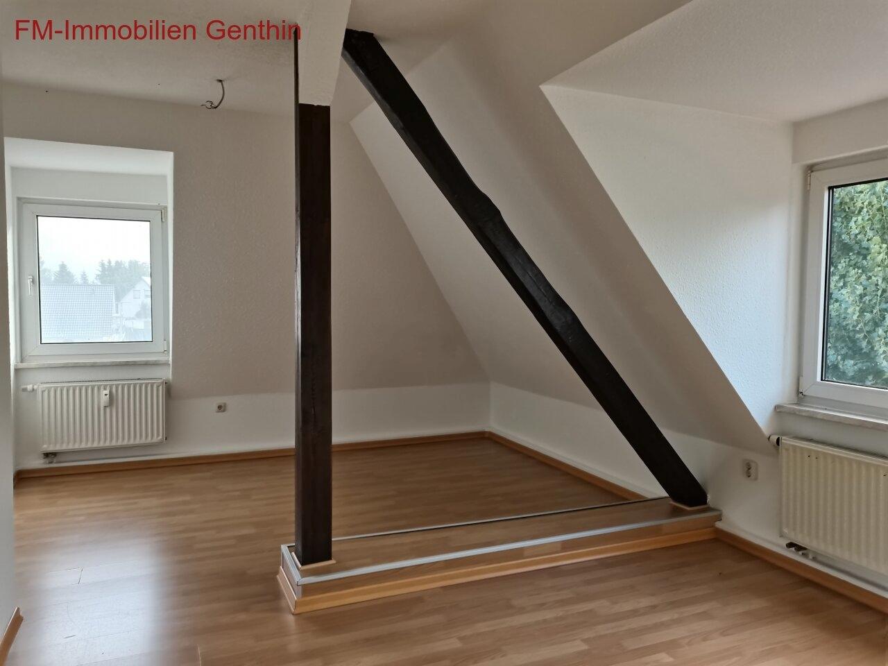 lichtdurchflutettes Wohnzimmer