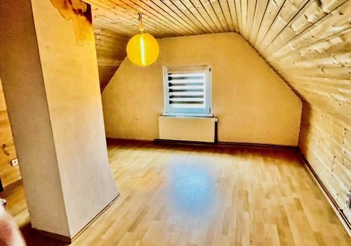 Kleines Zimmer im DG