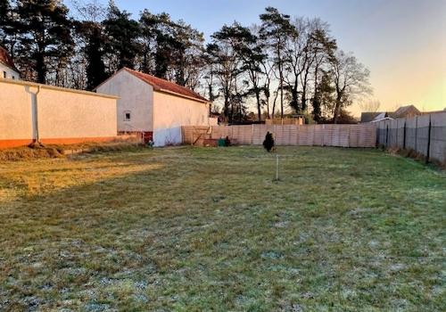 separates Grundstück mit 738 m²