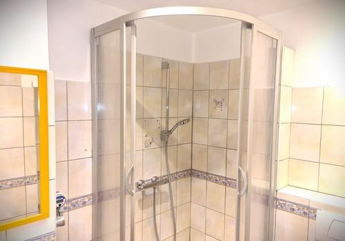 Badezimmer Ansicht 1
