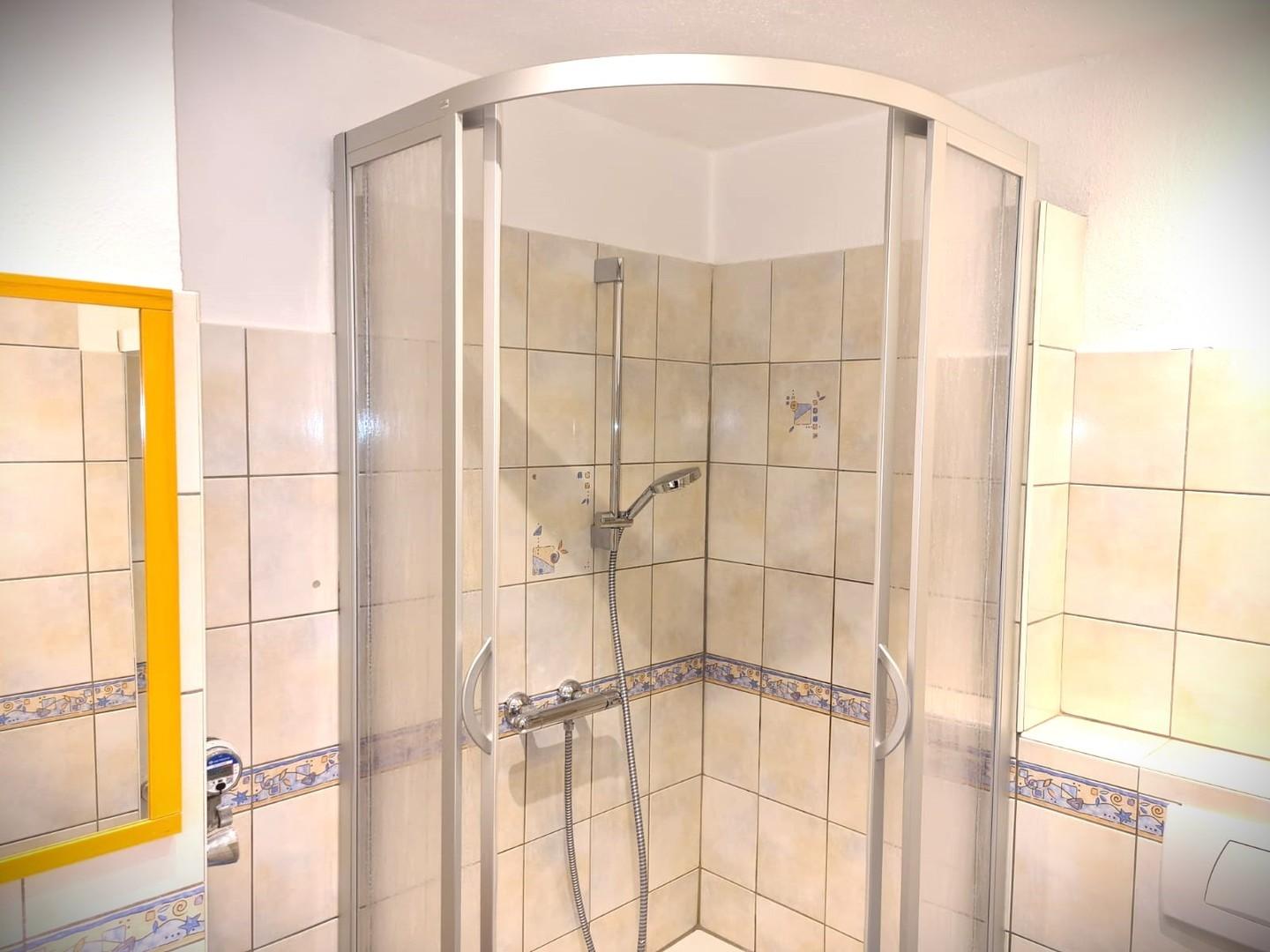Badezimmer Ansicht 1