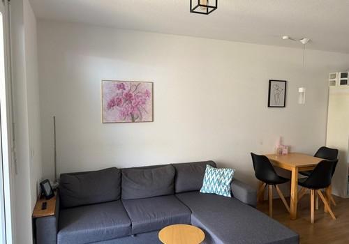 Wohnzimmer mit Küche