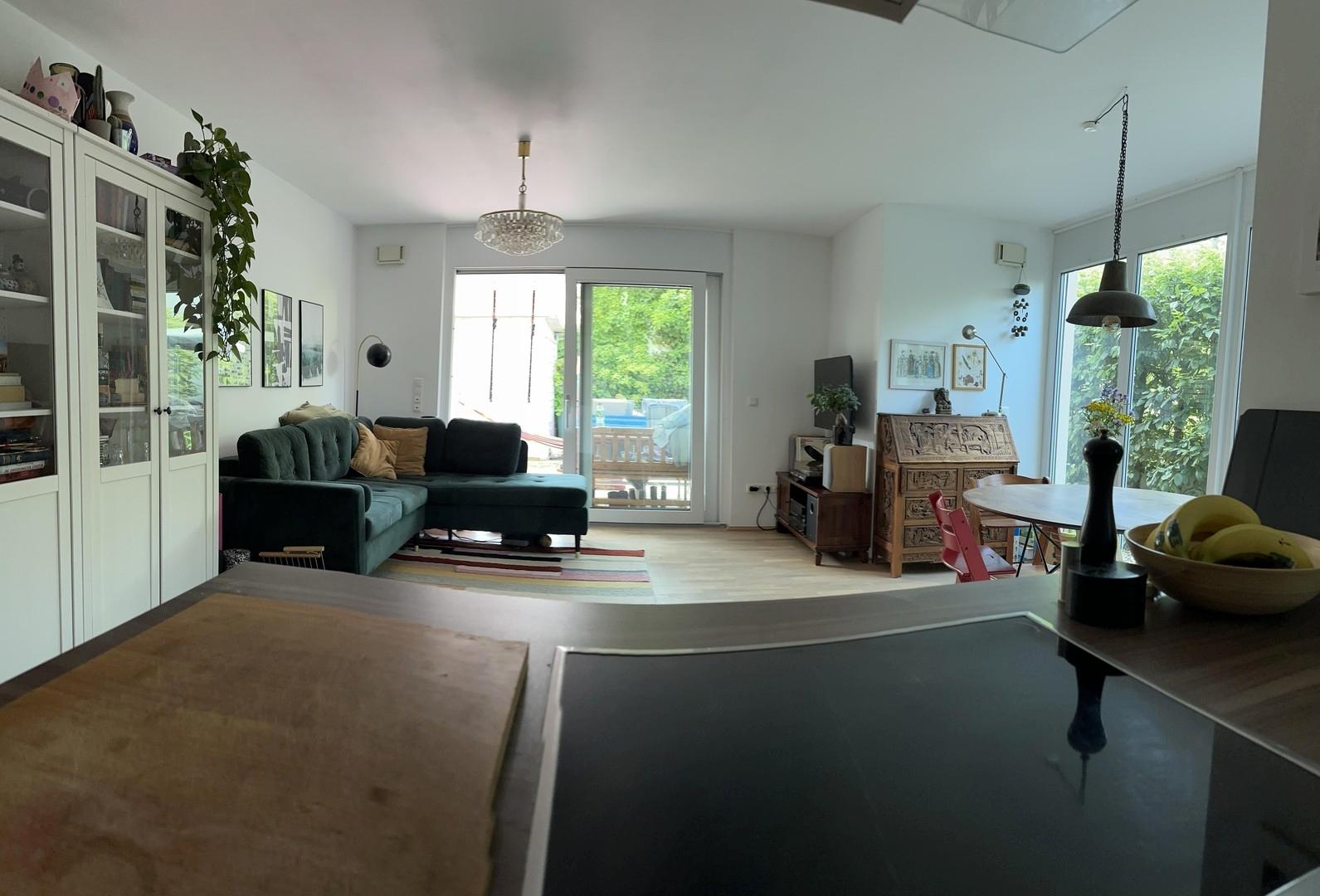 Wohnzimmer von der Küche aus