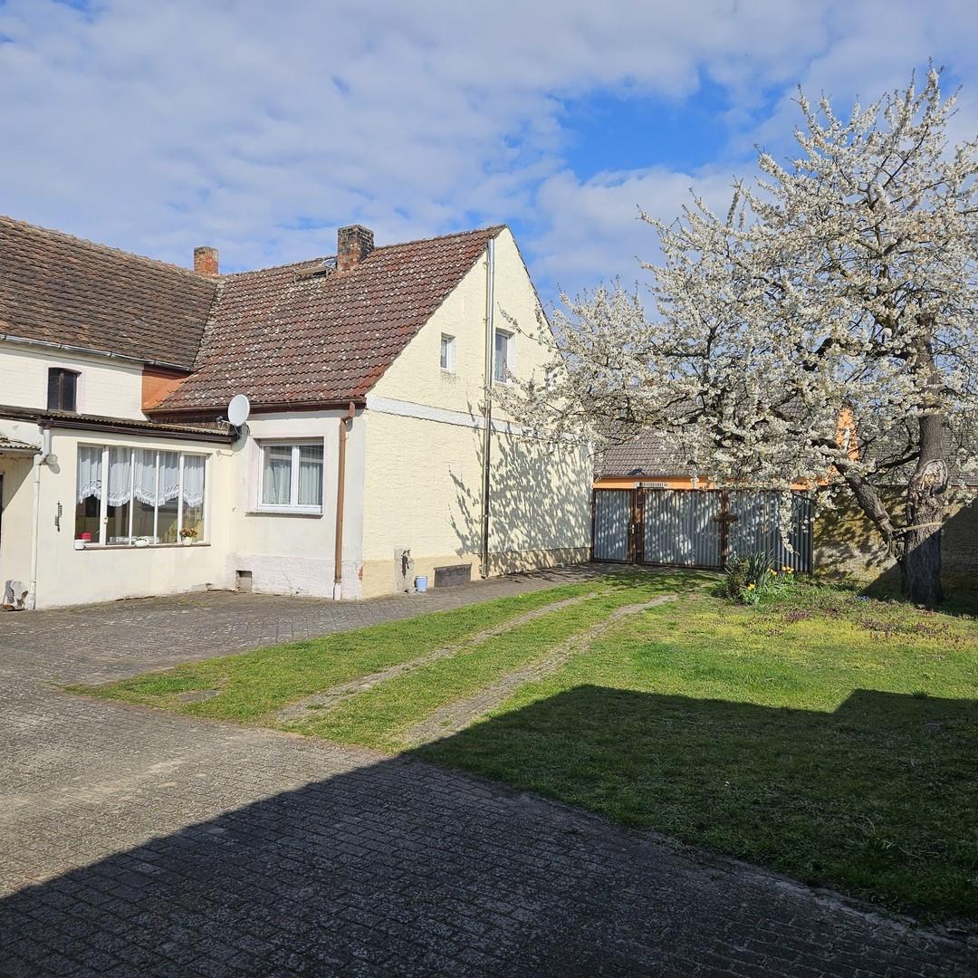 Seitenansicht des Hauses