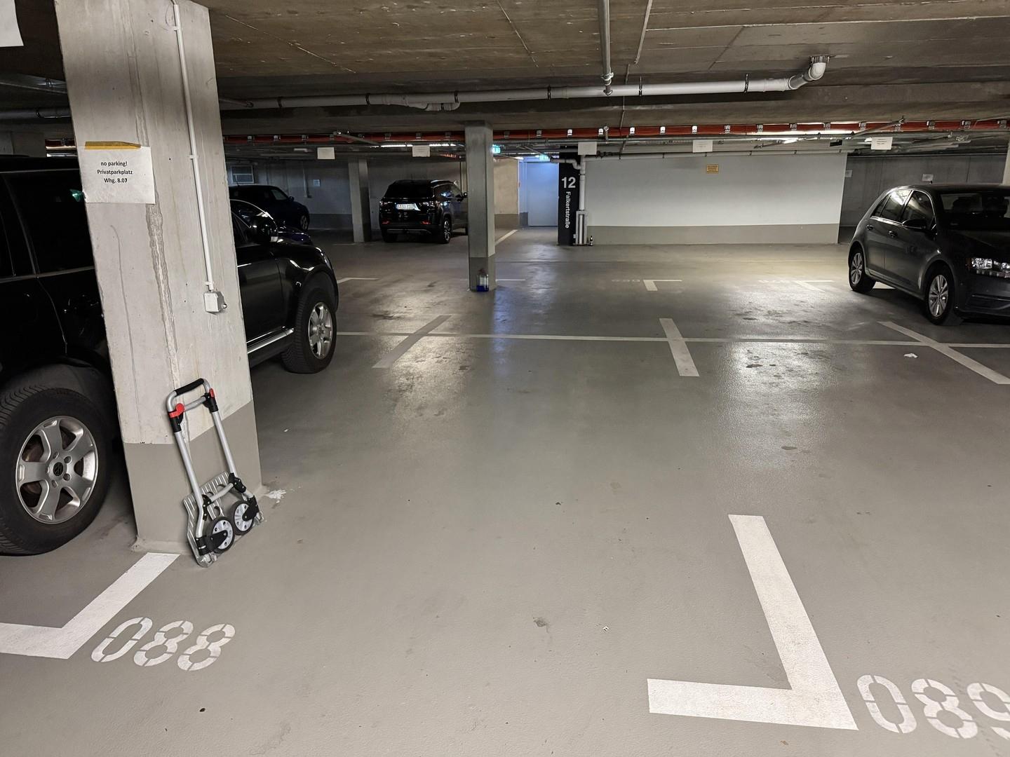 Tiefgaragenstellplatz