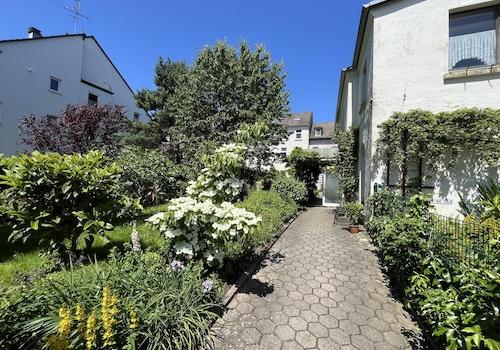 Zugang von Gartenseite