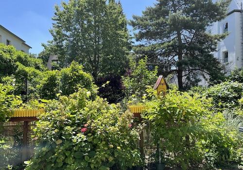 Schöner Garten zum Entspannen