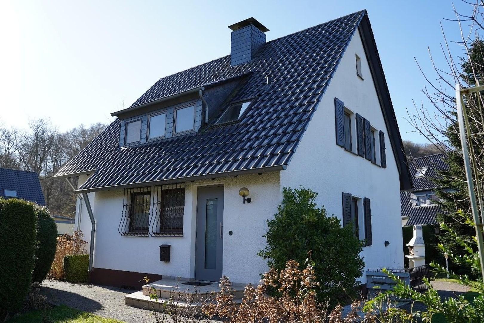Rückseite mit Haustüre