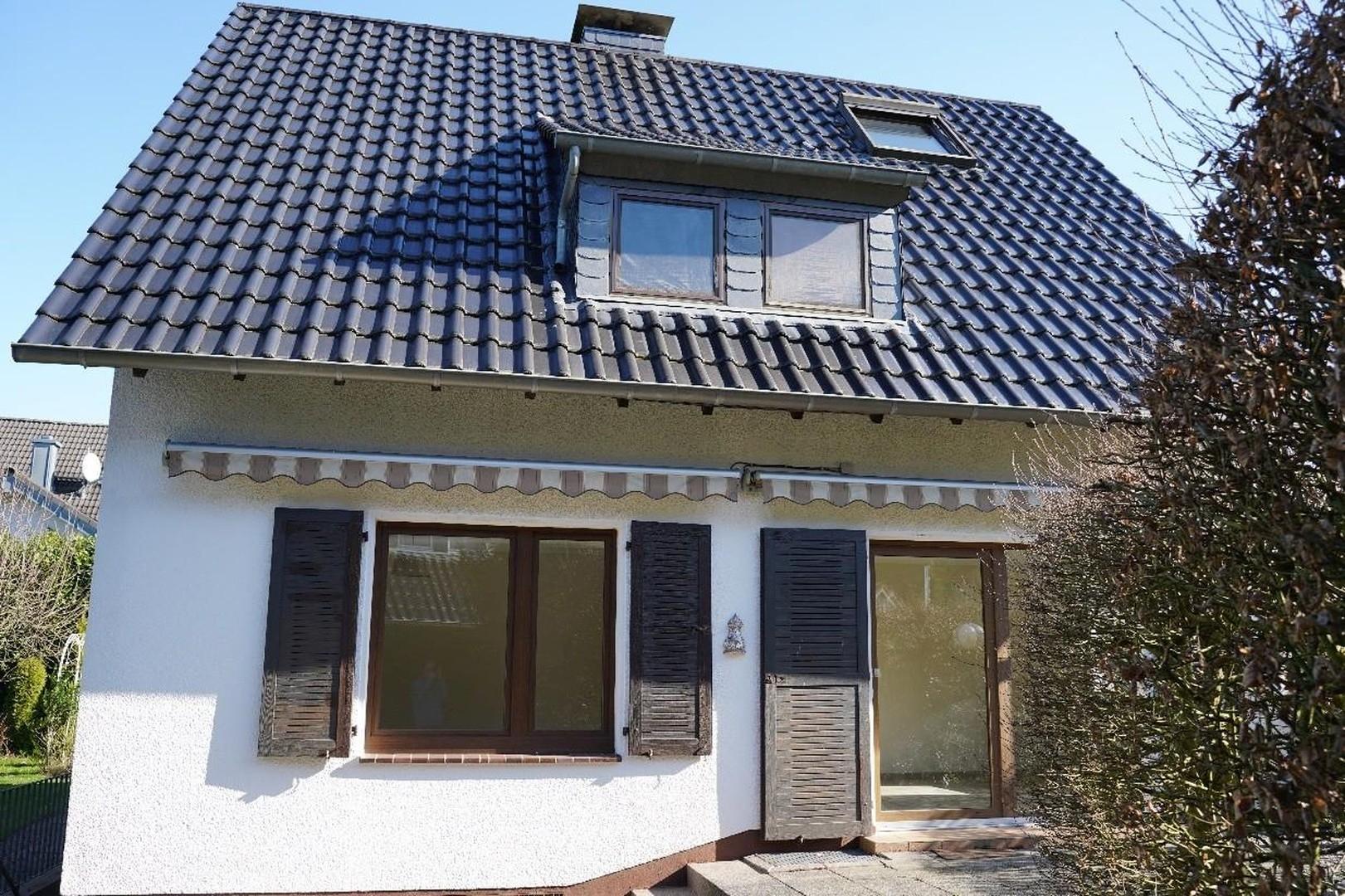 Seitenansicht mit Terrasse