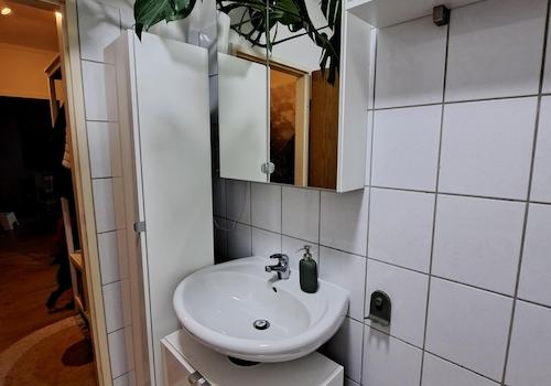 Bad: Blick auf Waschbecken