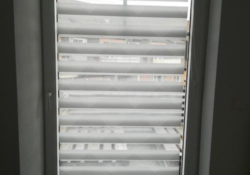 Balkontüren mit Rollos