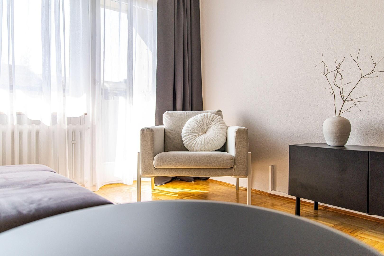 Stilvoll möbliertes Wohnzimmer