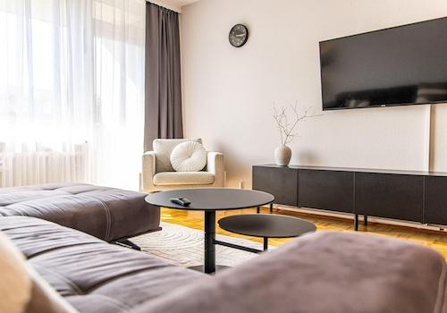 Stilvoll möbliertes Wohnzimmer