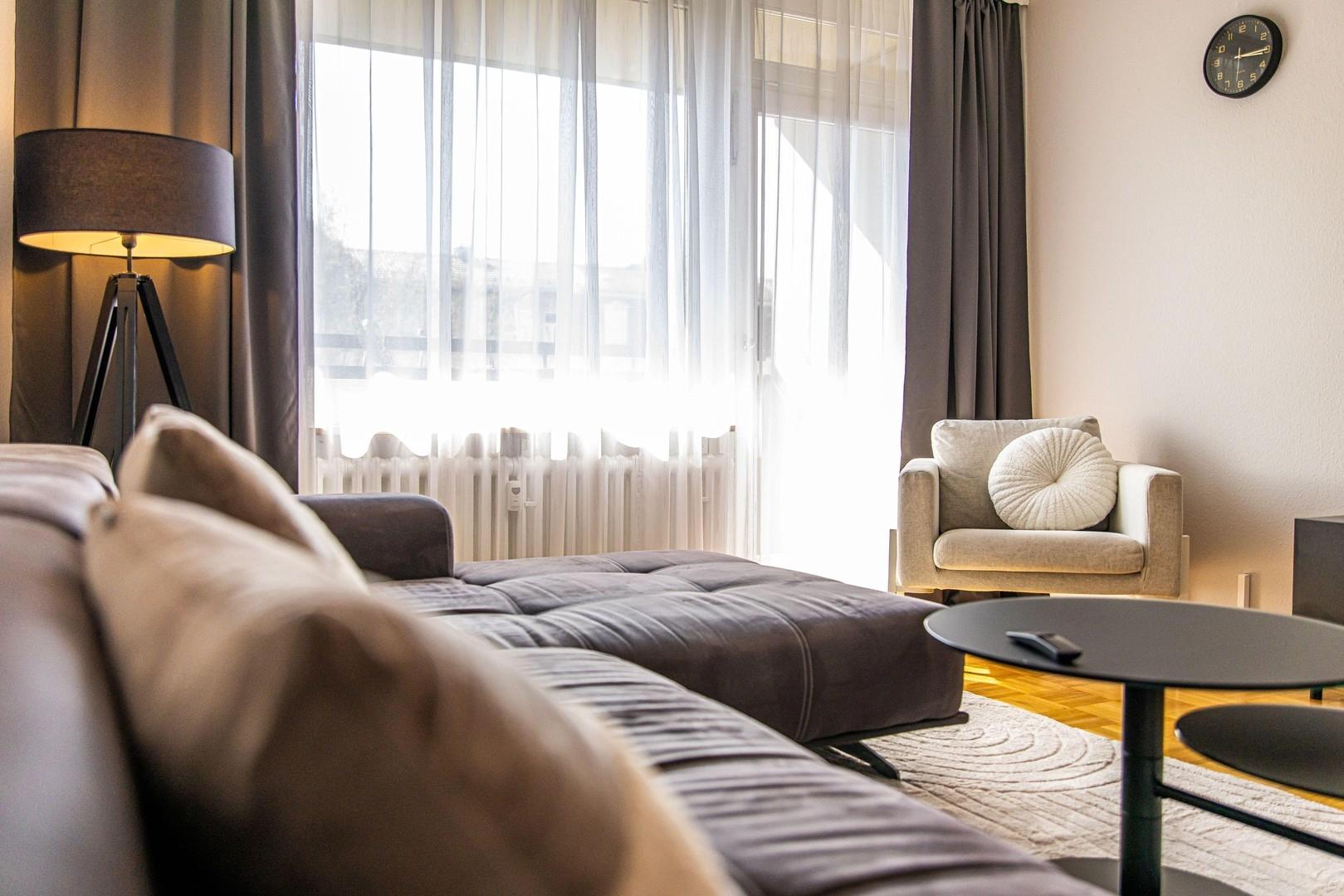 Stilvoll möbliertes Wohnzimmer
