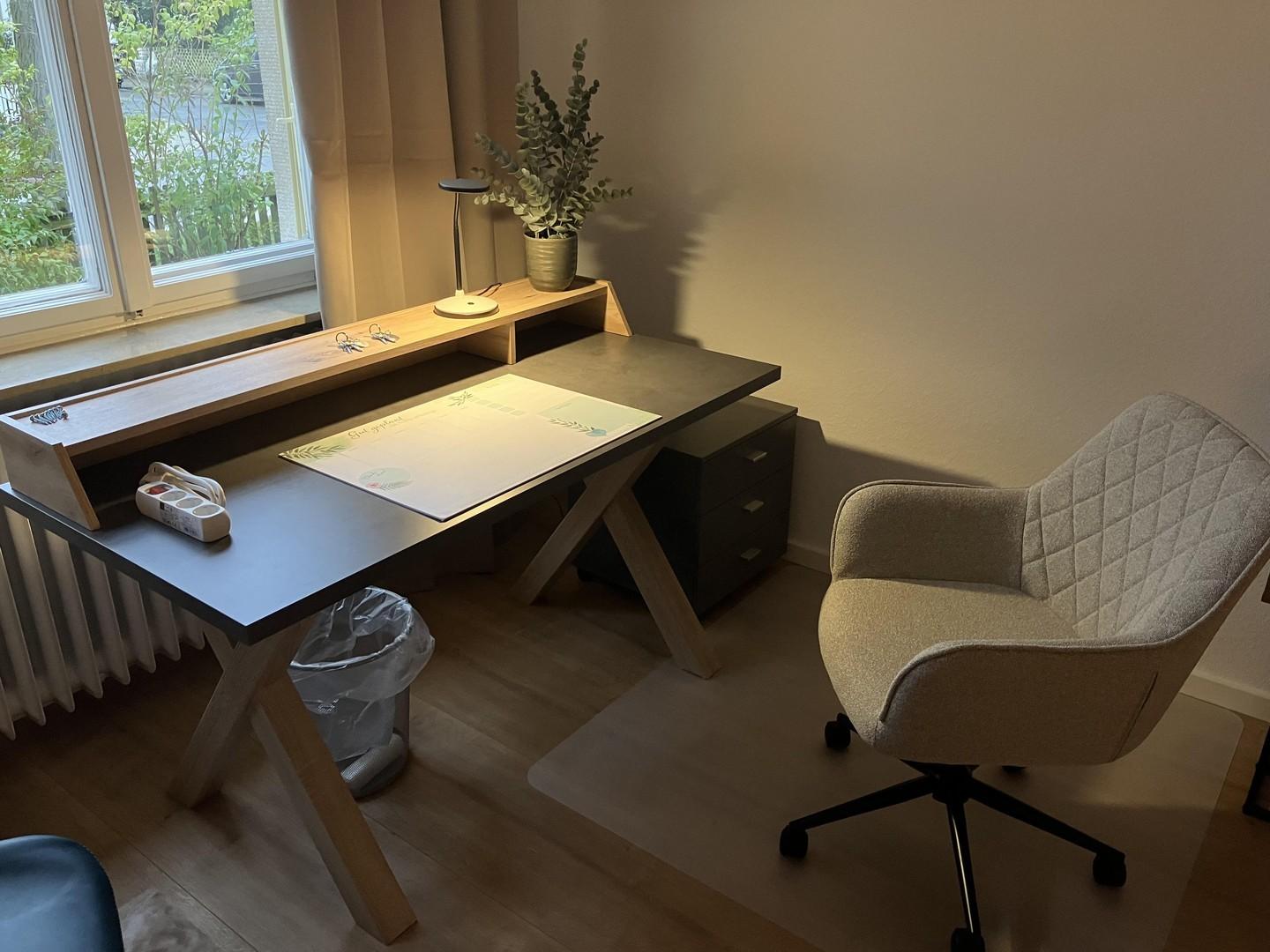 Arbeitsplatz im Zimmer #1