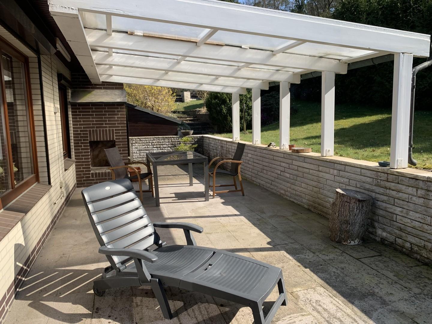 Südterrasse mit Außenkamin