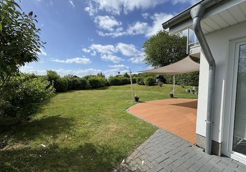 Ostseite und Garten