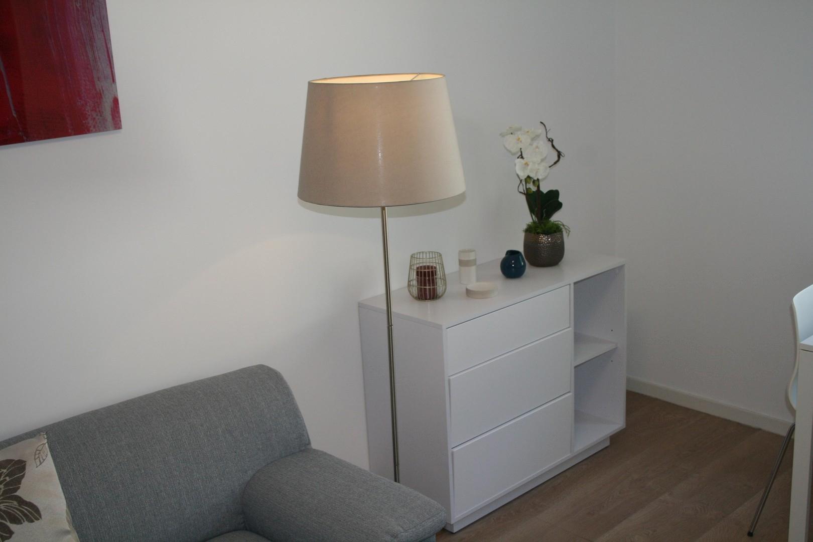 Bücherregal