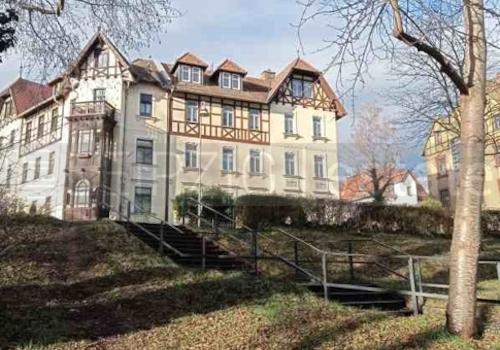 Blick vom Park zum Objekt