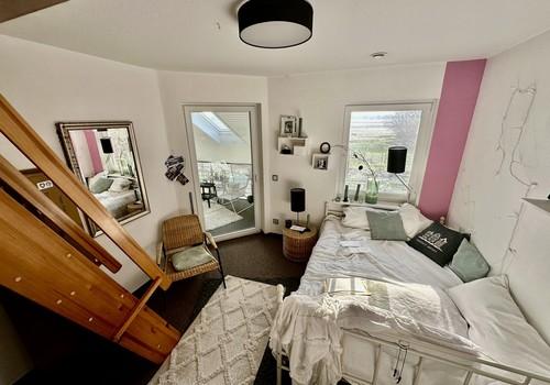 Kinderzimmer mit Balkon OG