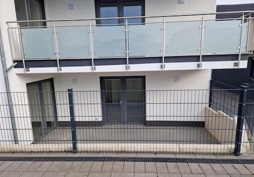 Terrasse Blick vom Parkplatz