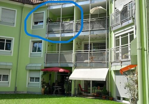 Rückansicht mit Loggia-Balkon