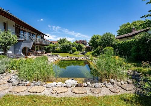 Garten mit Teich