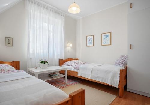 Schlafzimmer 2 (OG)
