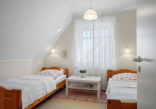 Schlafzimmer 2 (OG)
