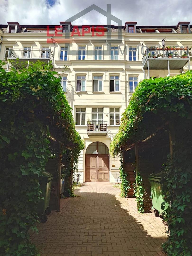Hausansicht Hinterhaus u. Gartenbereich 
