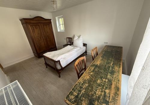 WG-Zimmer mit Westfenster