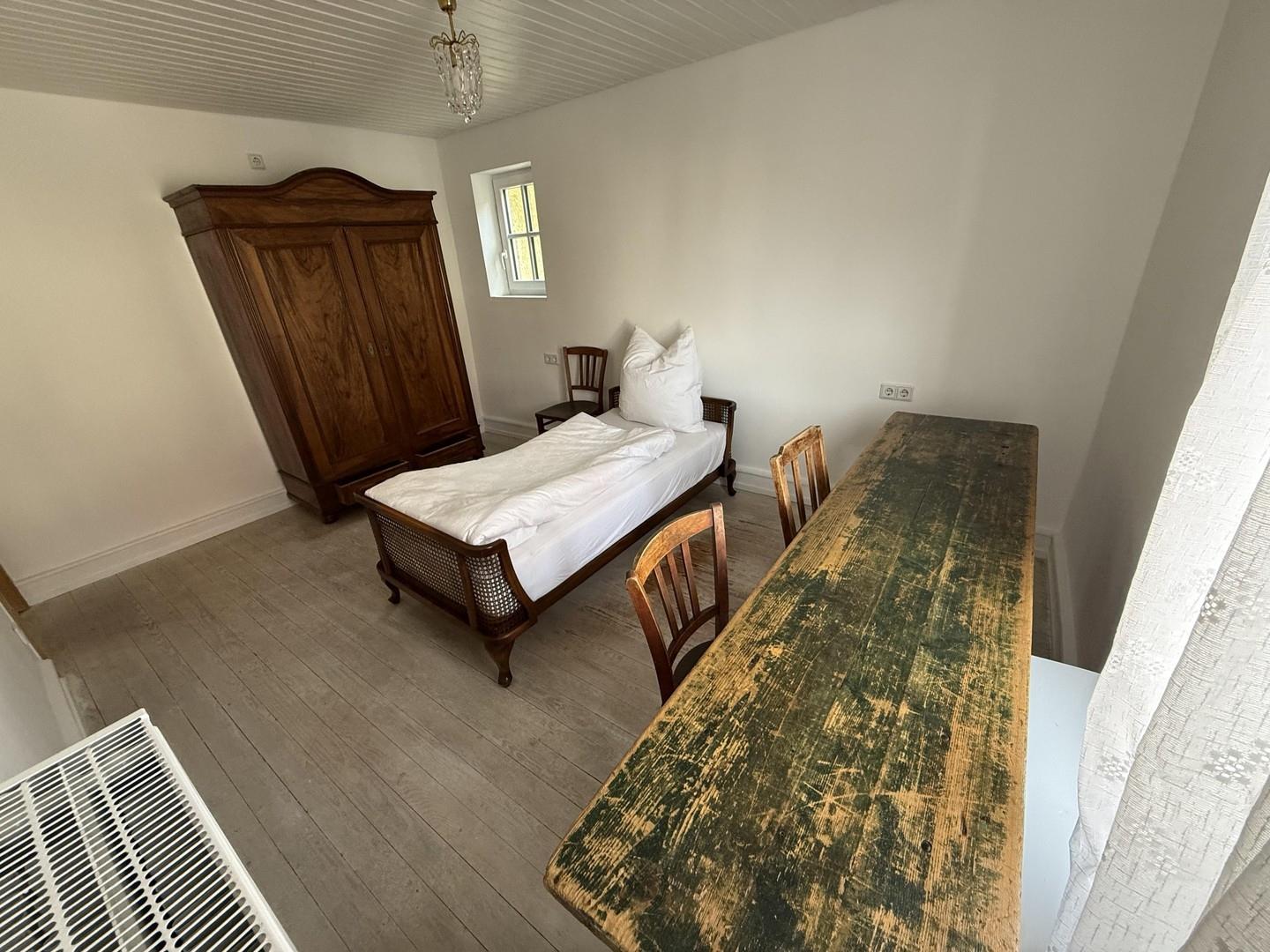 WG-Zimmer mit Westfenster
