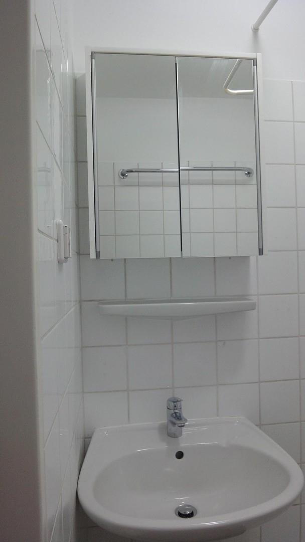 Spiegelschrank