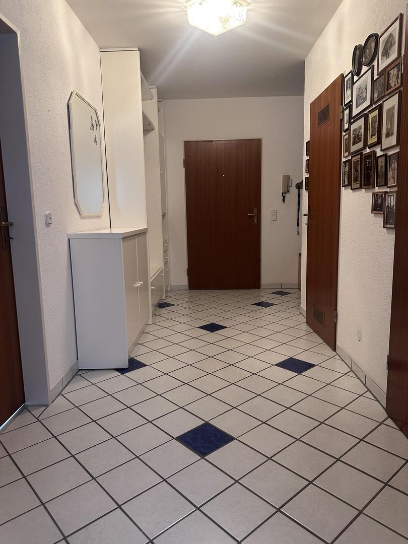 Flur Richtung Wohnungstüre