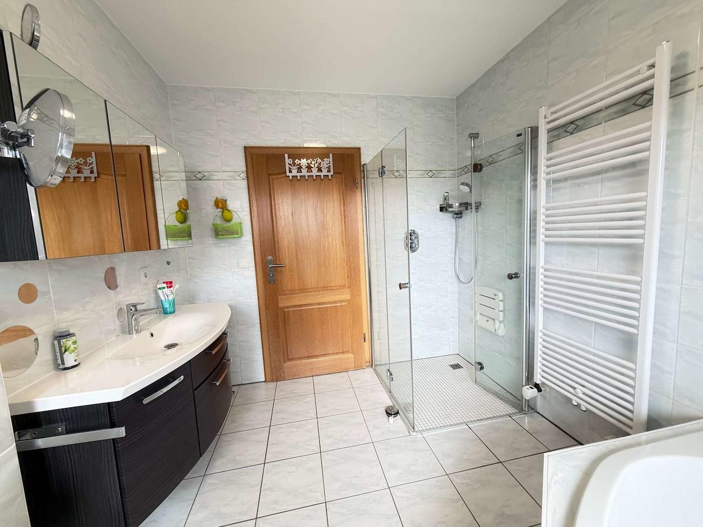 Badezimmer EG