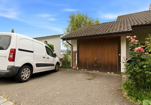 Garagenstellplatz direkt am Haus
