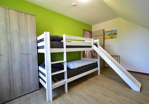 kaufen-freistehendes-ferienhaus-cochem-sechstes-schlafzimmer-kinderzimmer-rutsche-recreatieadviseurs-vakantiehuistekoop-nl.jpg